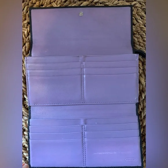 Coach Hampton leather wallet. GUC. Black leather with purple leather interior. - Picture 9 of 10